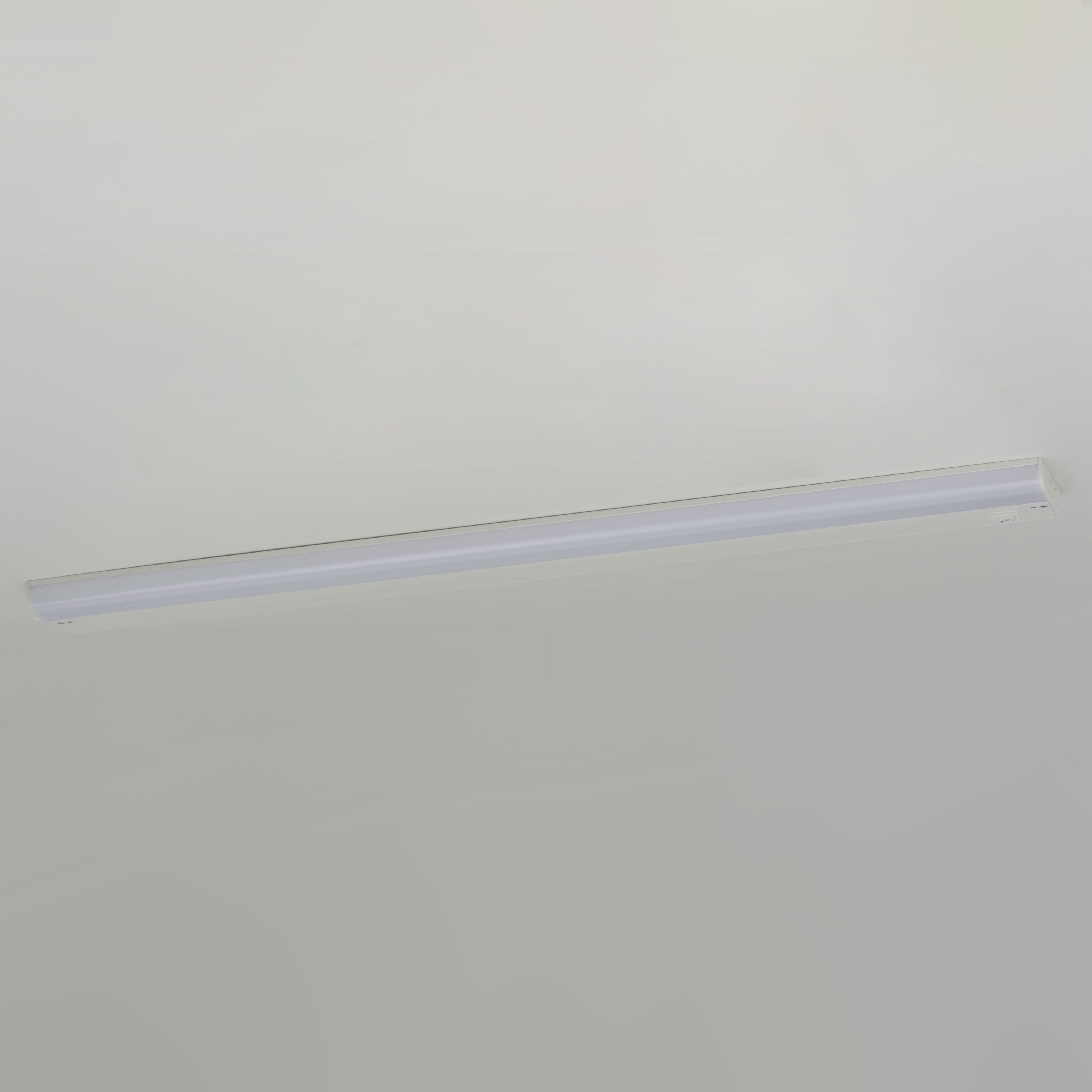 CounterMax MX-L-120-1K 120 LED 36 inch White Under Cabinet