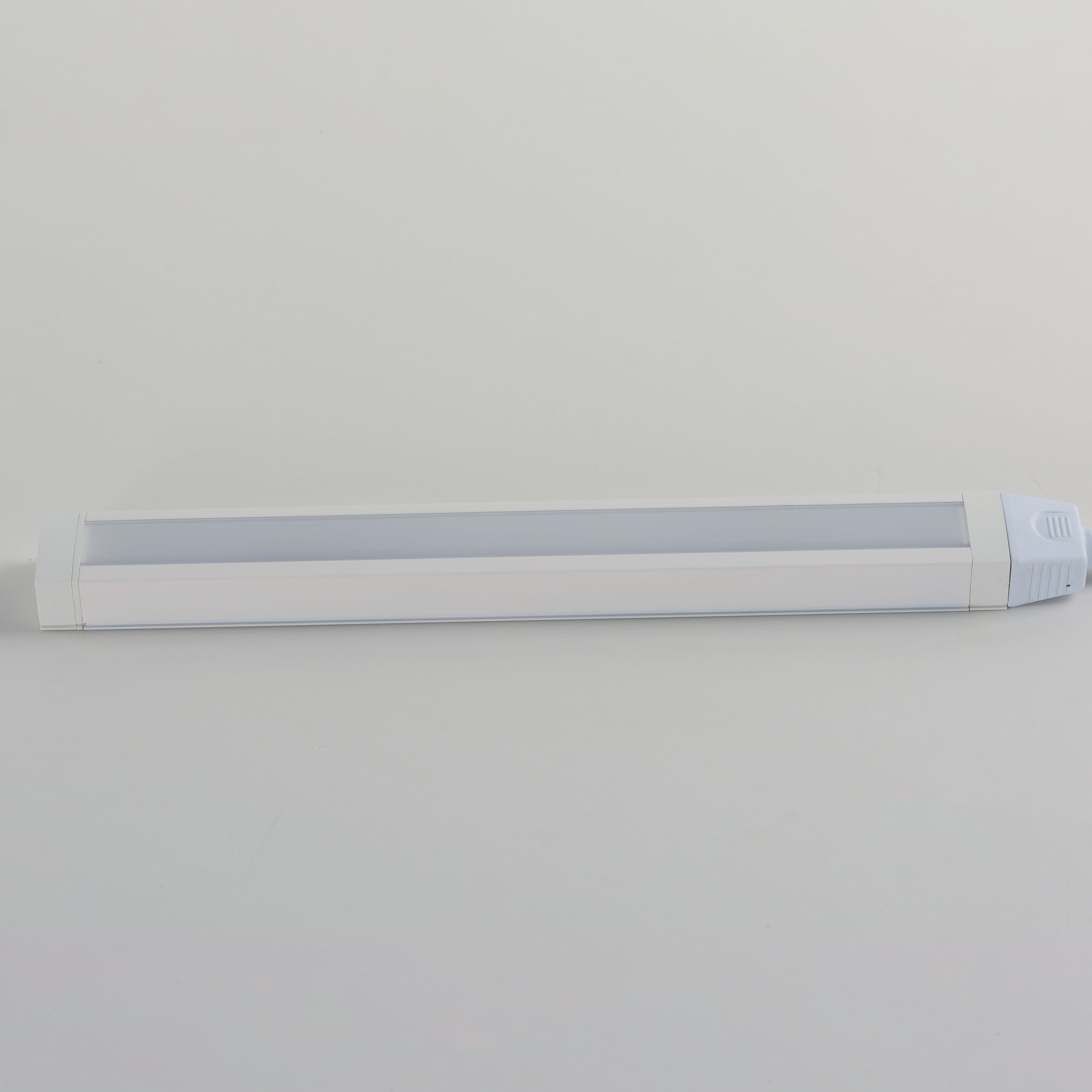 CounterMax 120V Slim Stick 120 LED 12 inch White Under Cabinet