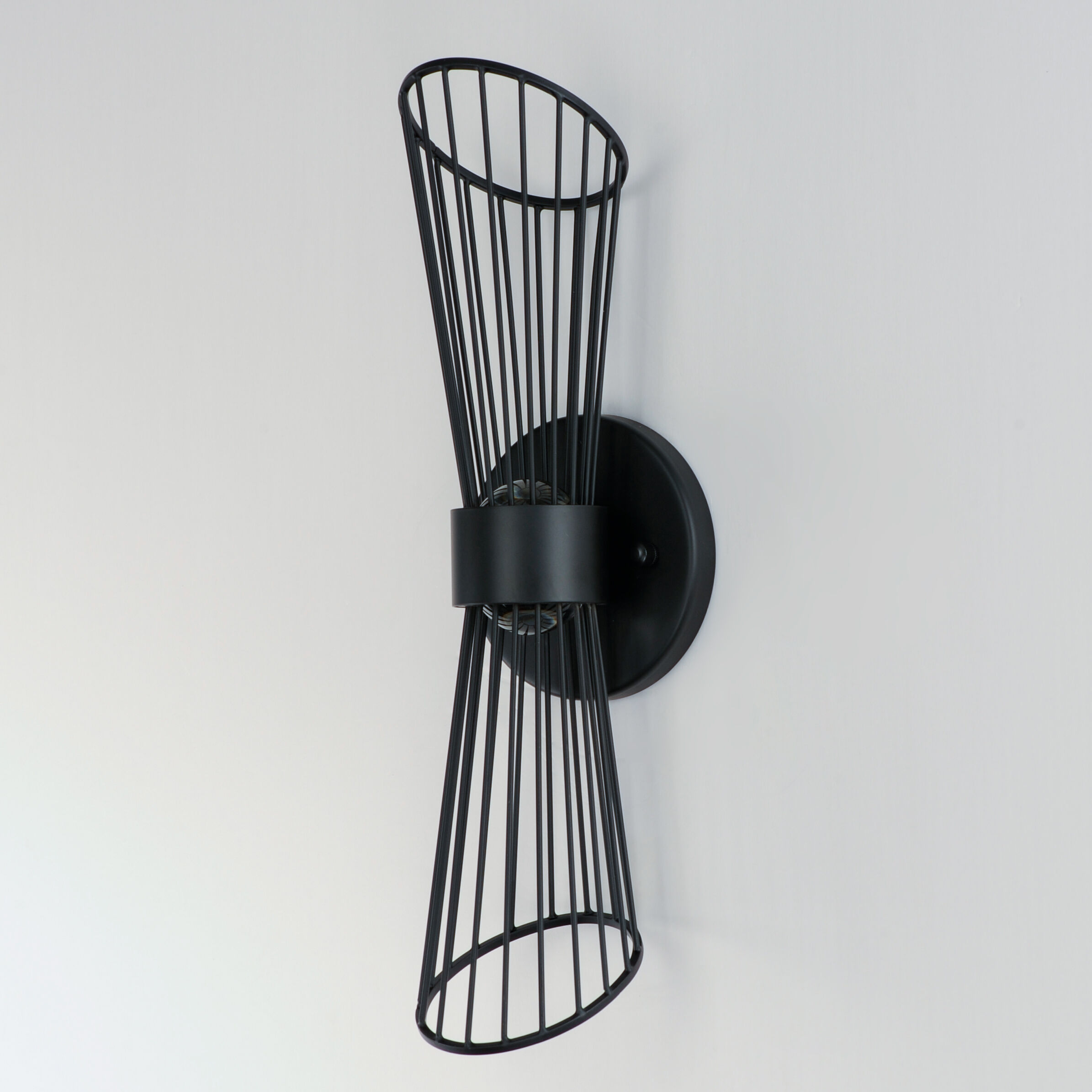 Zeta Wall Sconce Wall Light in Black