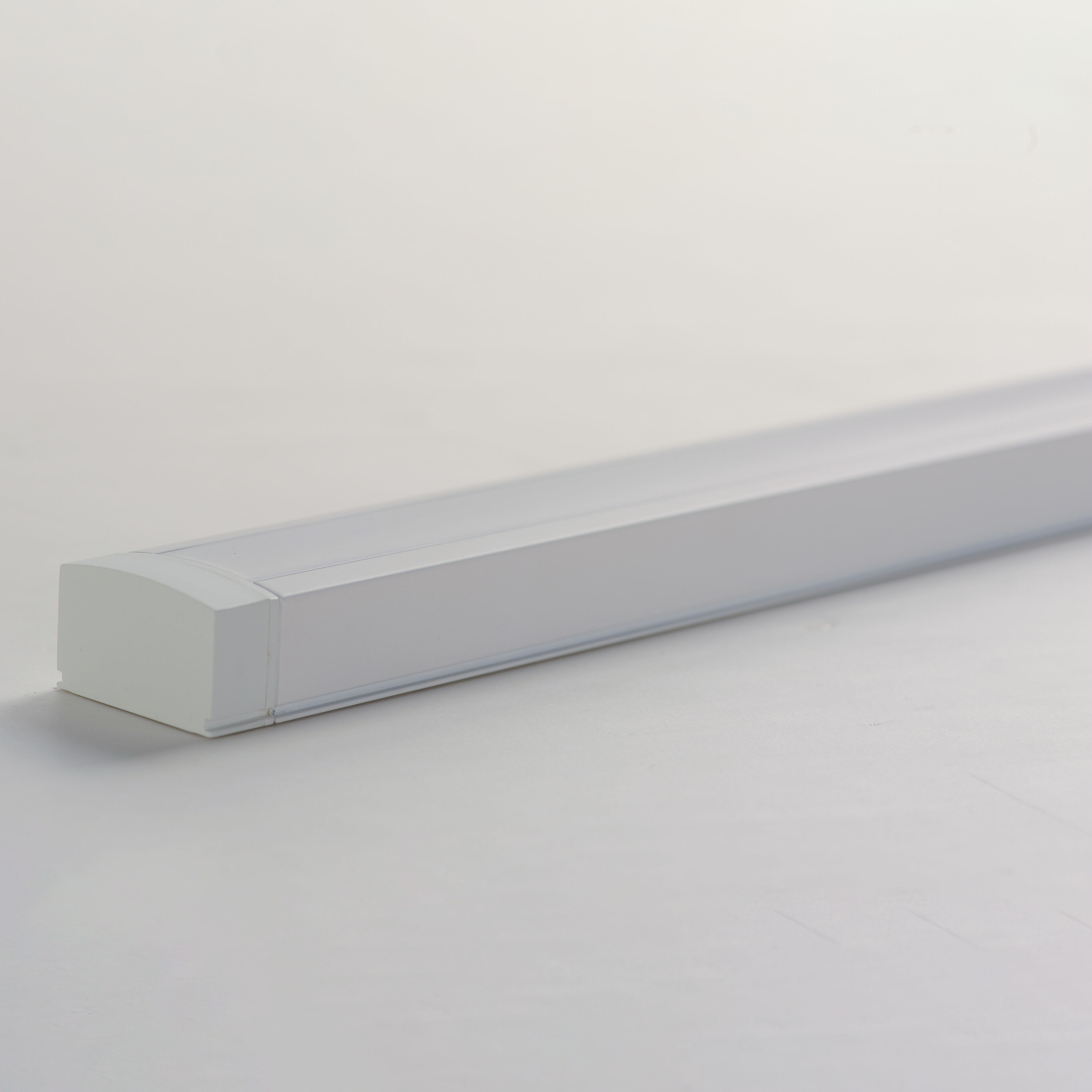 CounterMax 120V Slim Stick 120 LED 12 inch White Under Cabinet