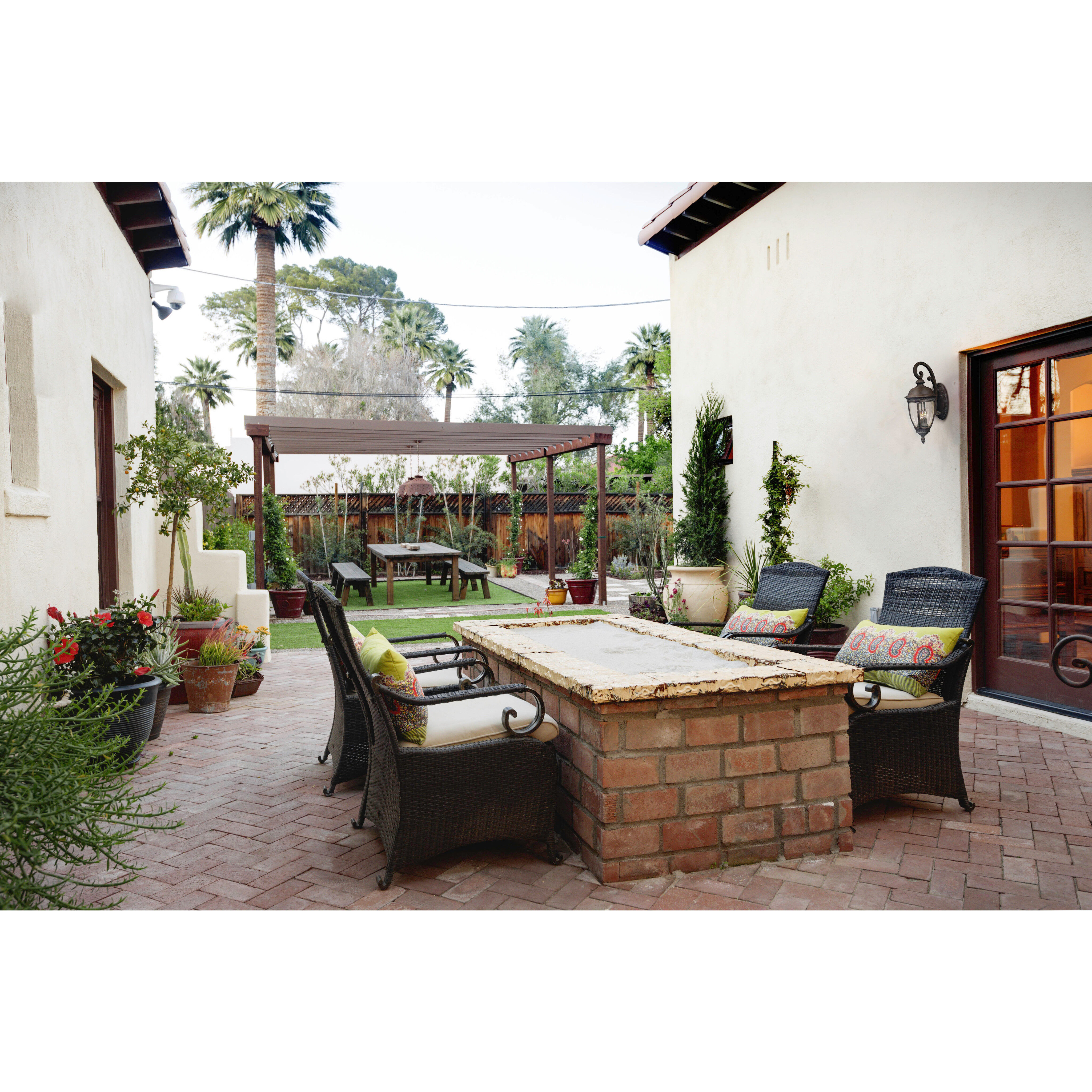 Knob Hill DC 3 Light 33 inch Sienna Outdoor Wall Mount