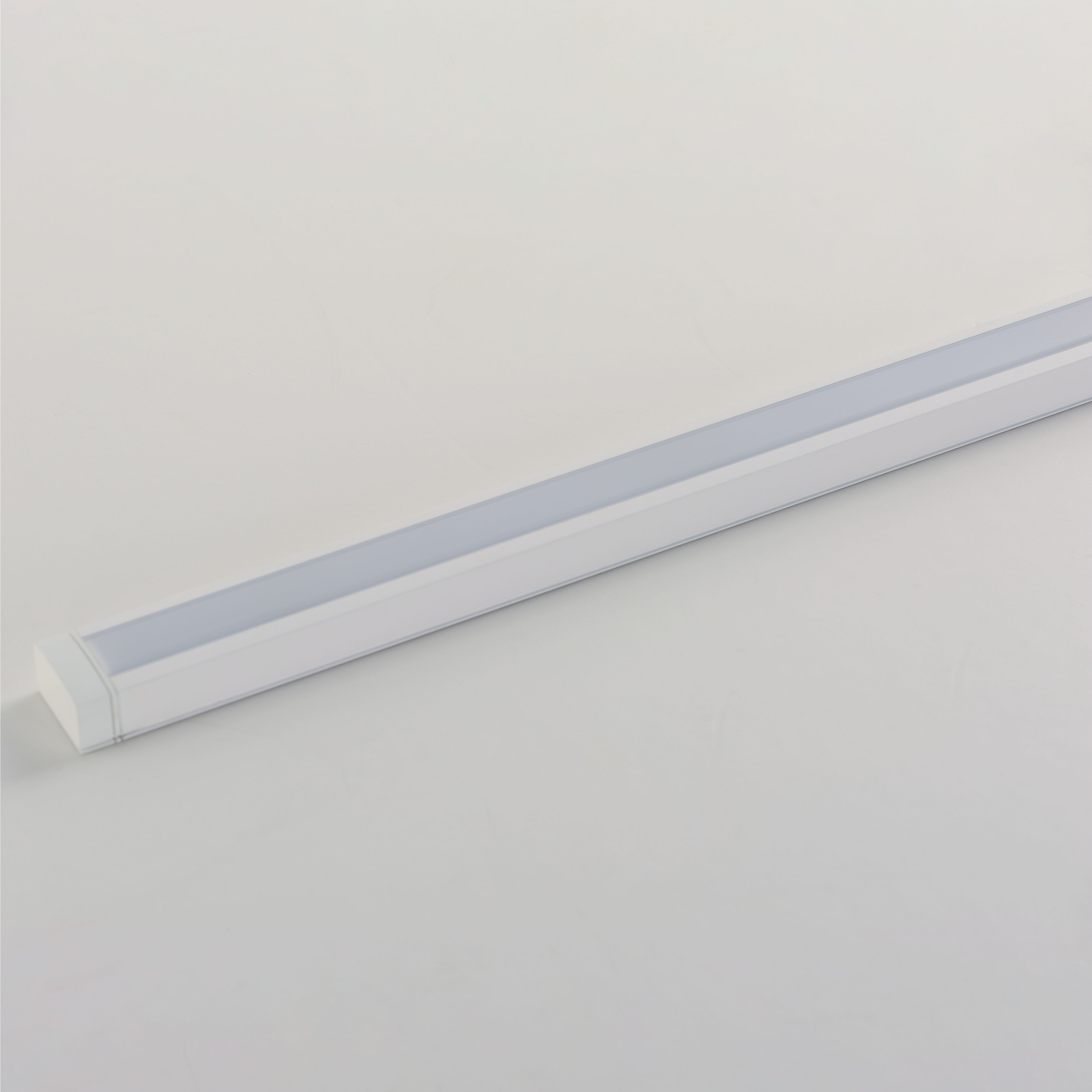 CounterMax 120V Slim Stick 120 LED 36 inch White Under Cabinet